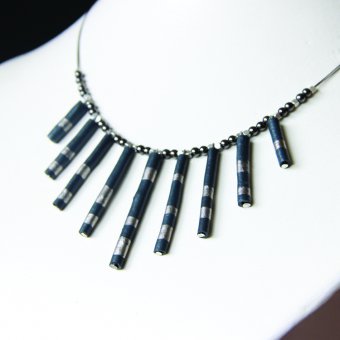 Collier tube noir et argent